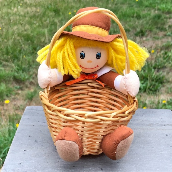 Russ Vintage Thanksgiving Pilgrim Treat Basket 5" High Brown Clothes Yellow Hair - Picture 4 of 12